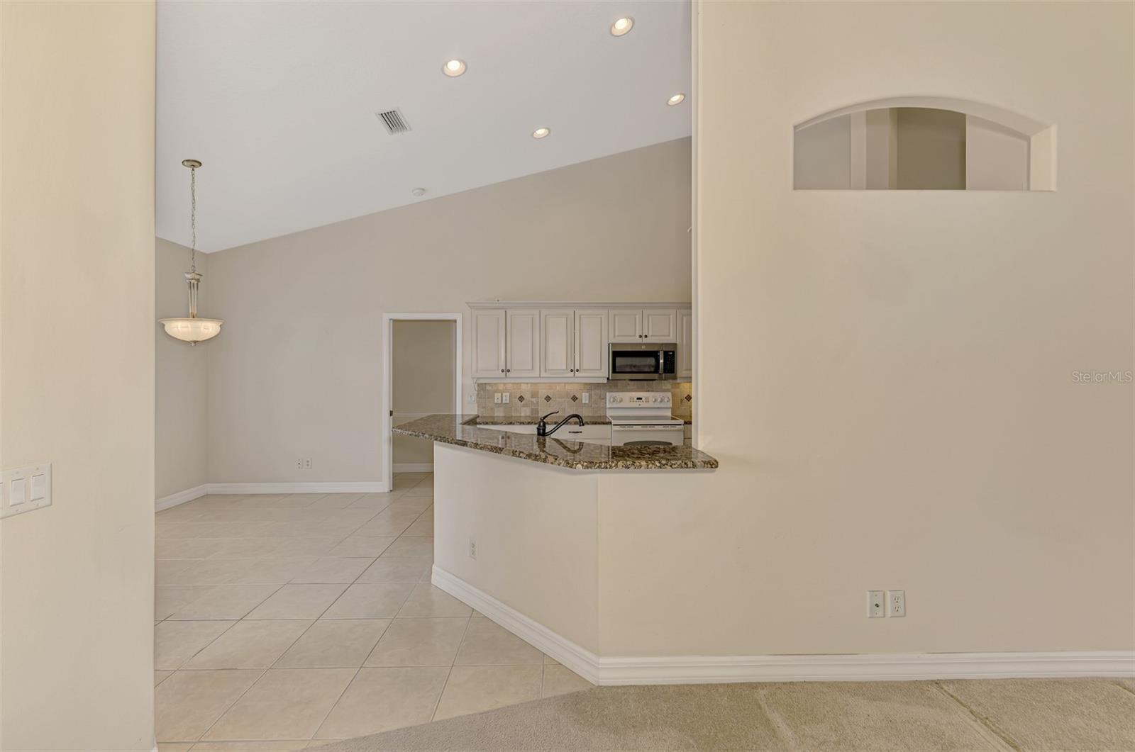 Image 13 of 55 For 104 La Palma Court