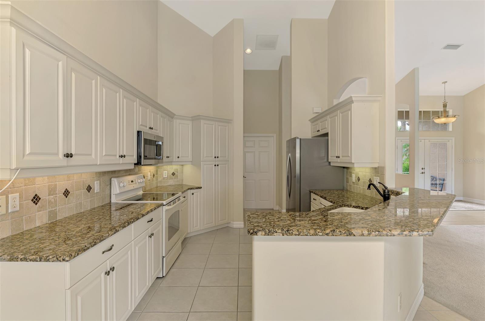 Image 15 of 55 For 104 La Palma Court