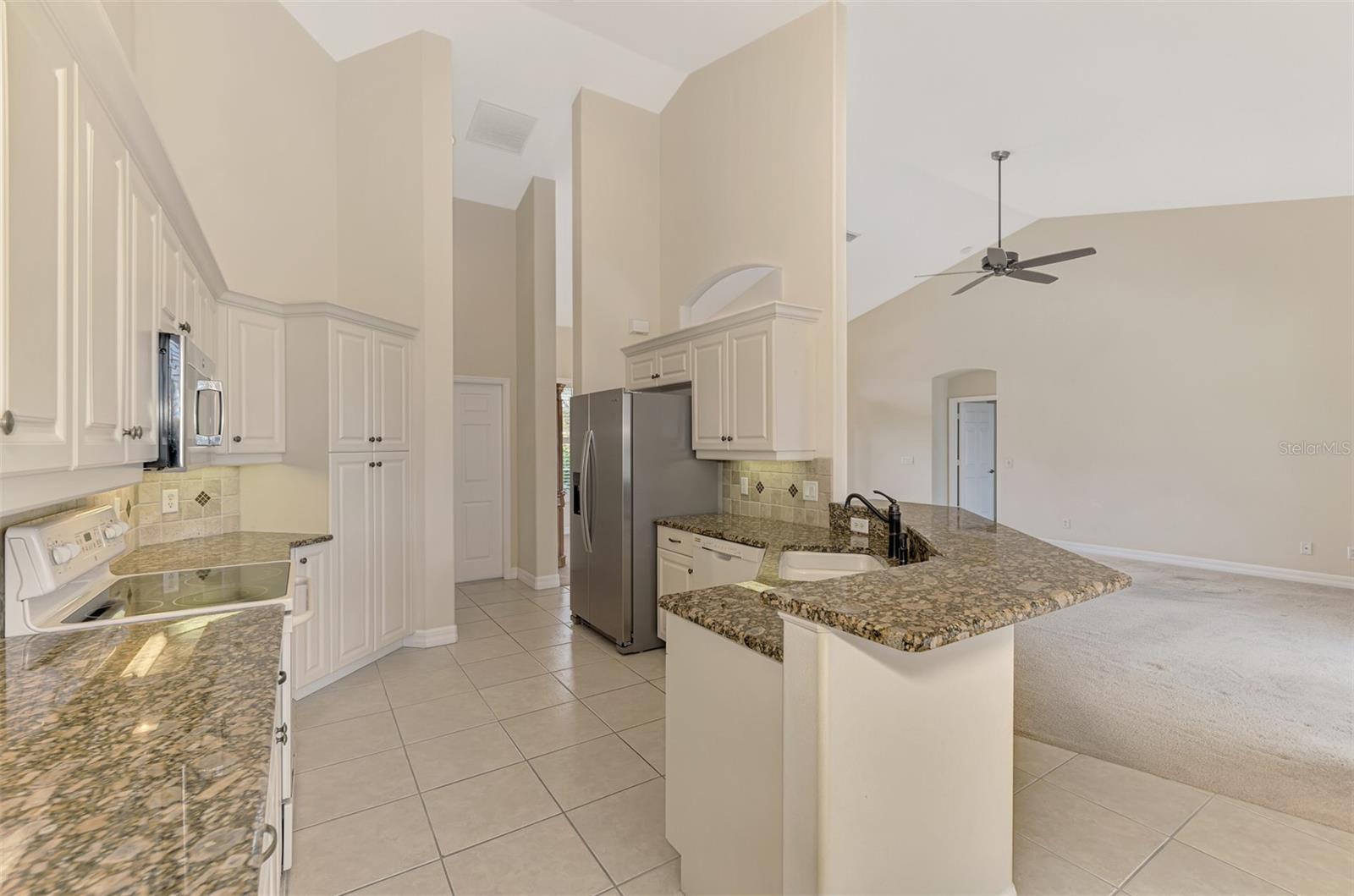 Image 16 of 55 For 104 La Palma Court