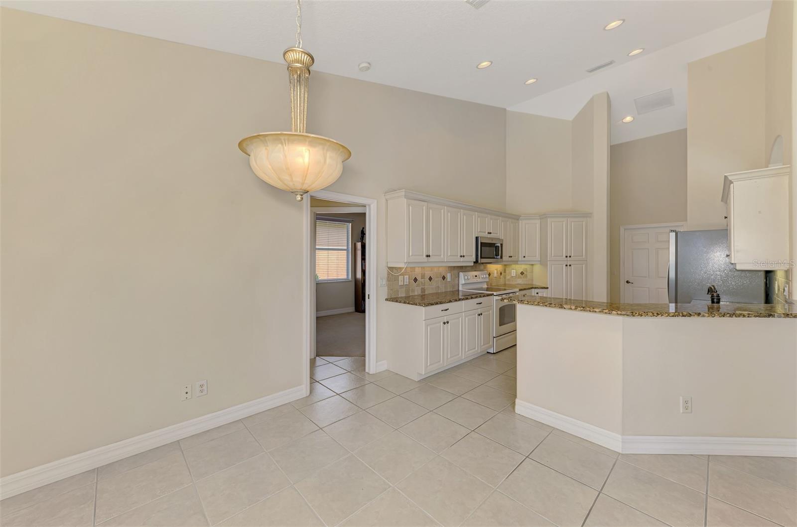 Image 23 of 55 For 104 La Palma Court
