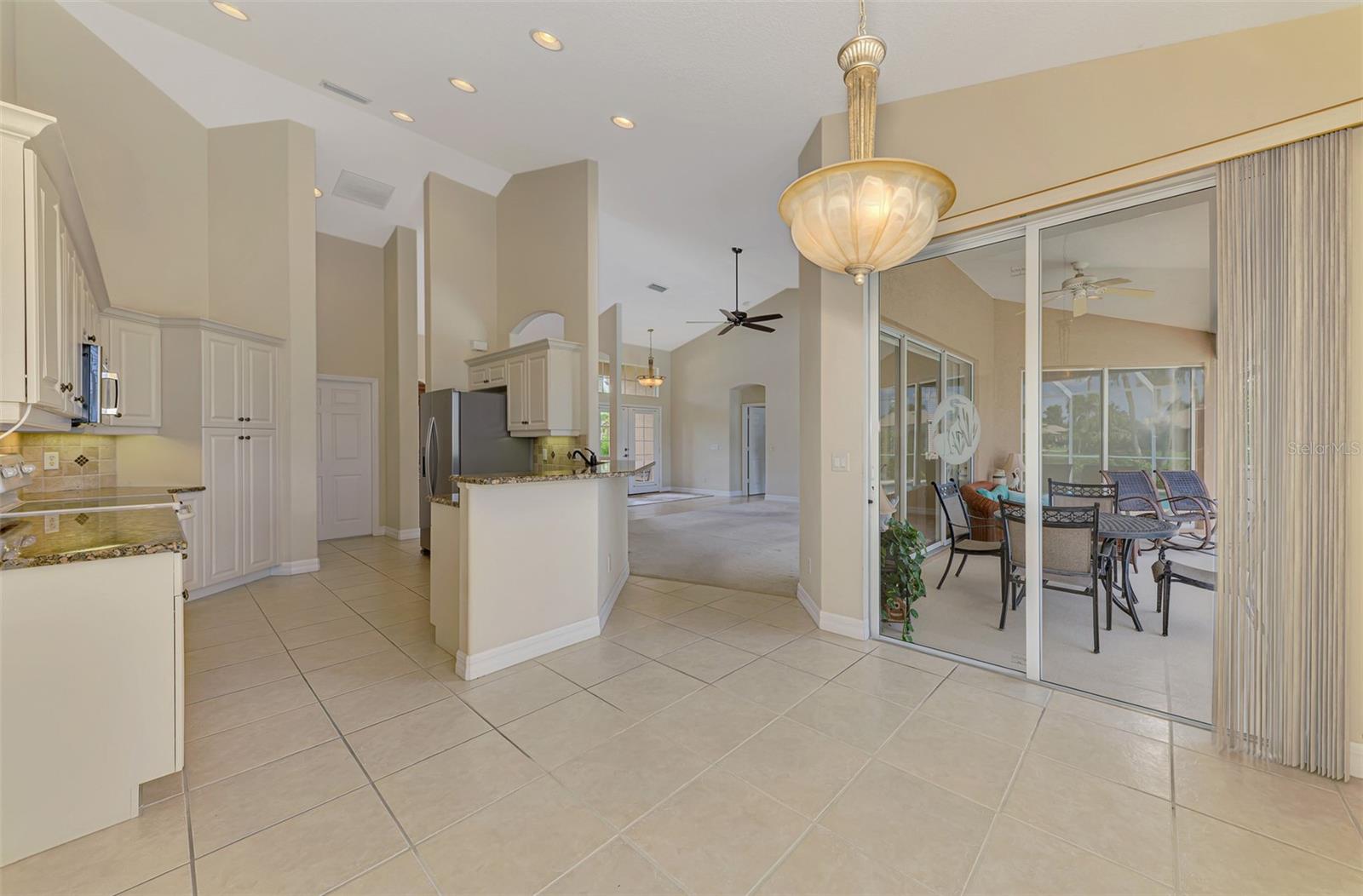 Image 24 of 55 For 104 La Palma Court
