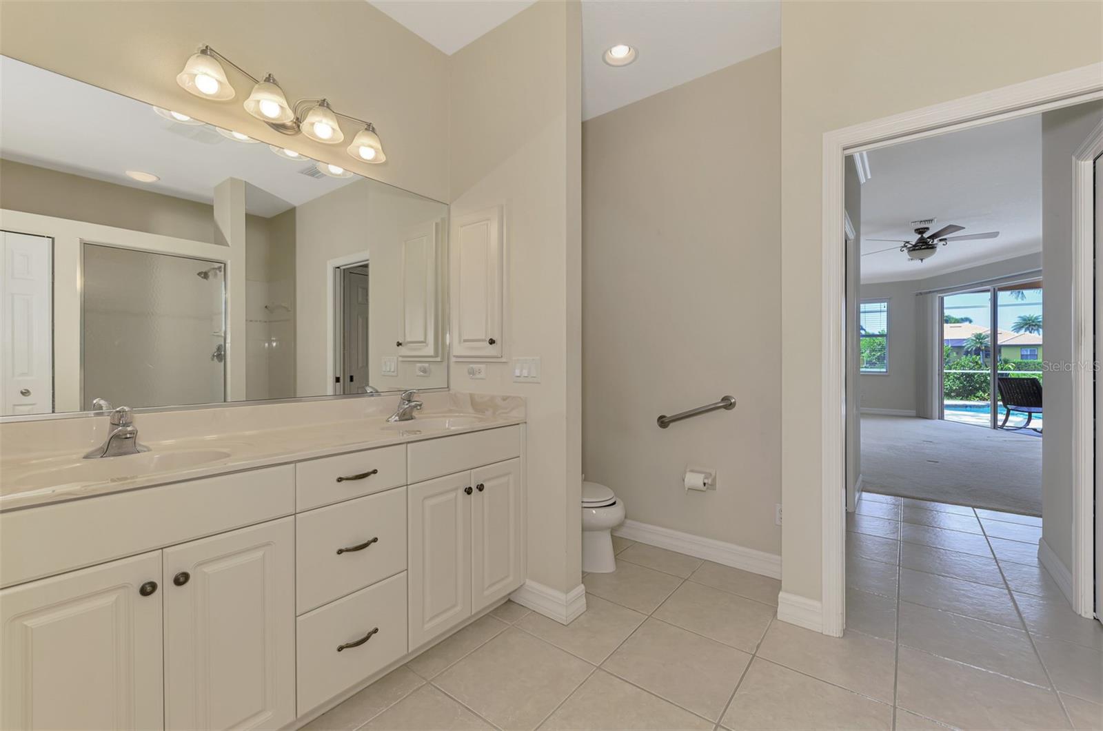 Image 28 of 55 For 104 La Palma Court