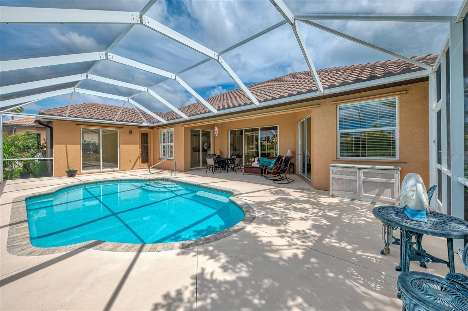 Image 42 of 55 For 104 La Palma Court