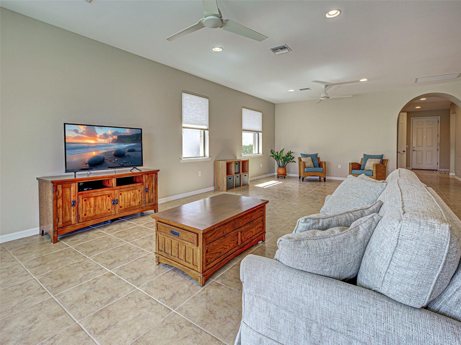 Image 20 of 100 For 13900 Miranese Street