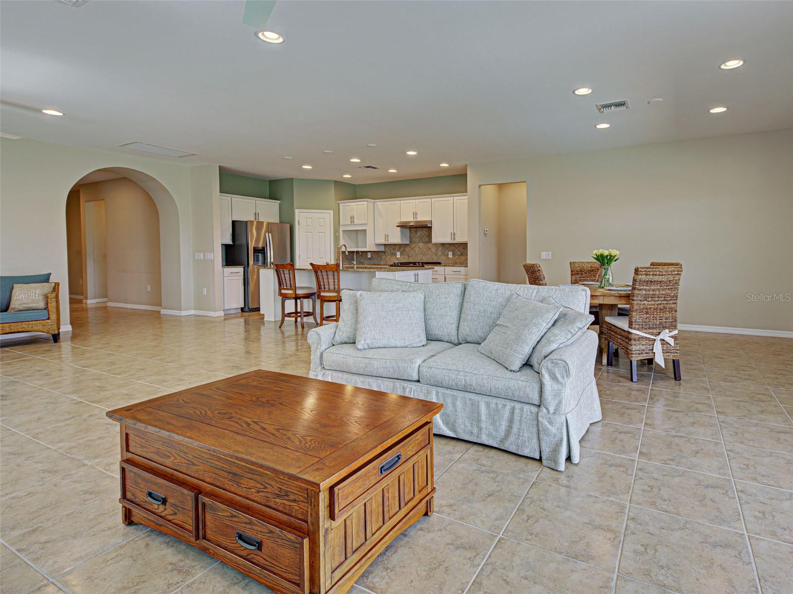 Image 21 of 100 For 13900 Miranese Street