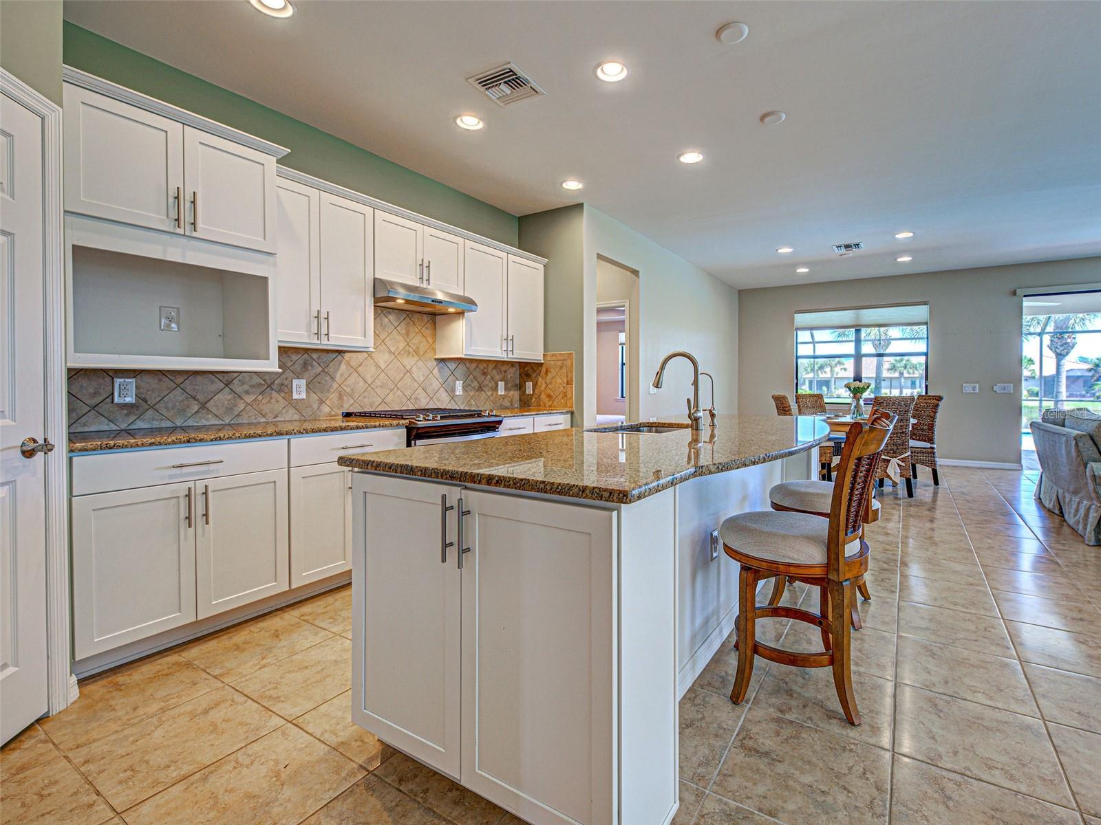 Image 25 of 100 For 13900 Miranese Street