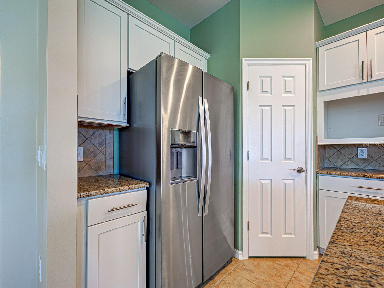 Image 27 of 100 For 13900 Miranese Street