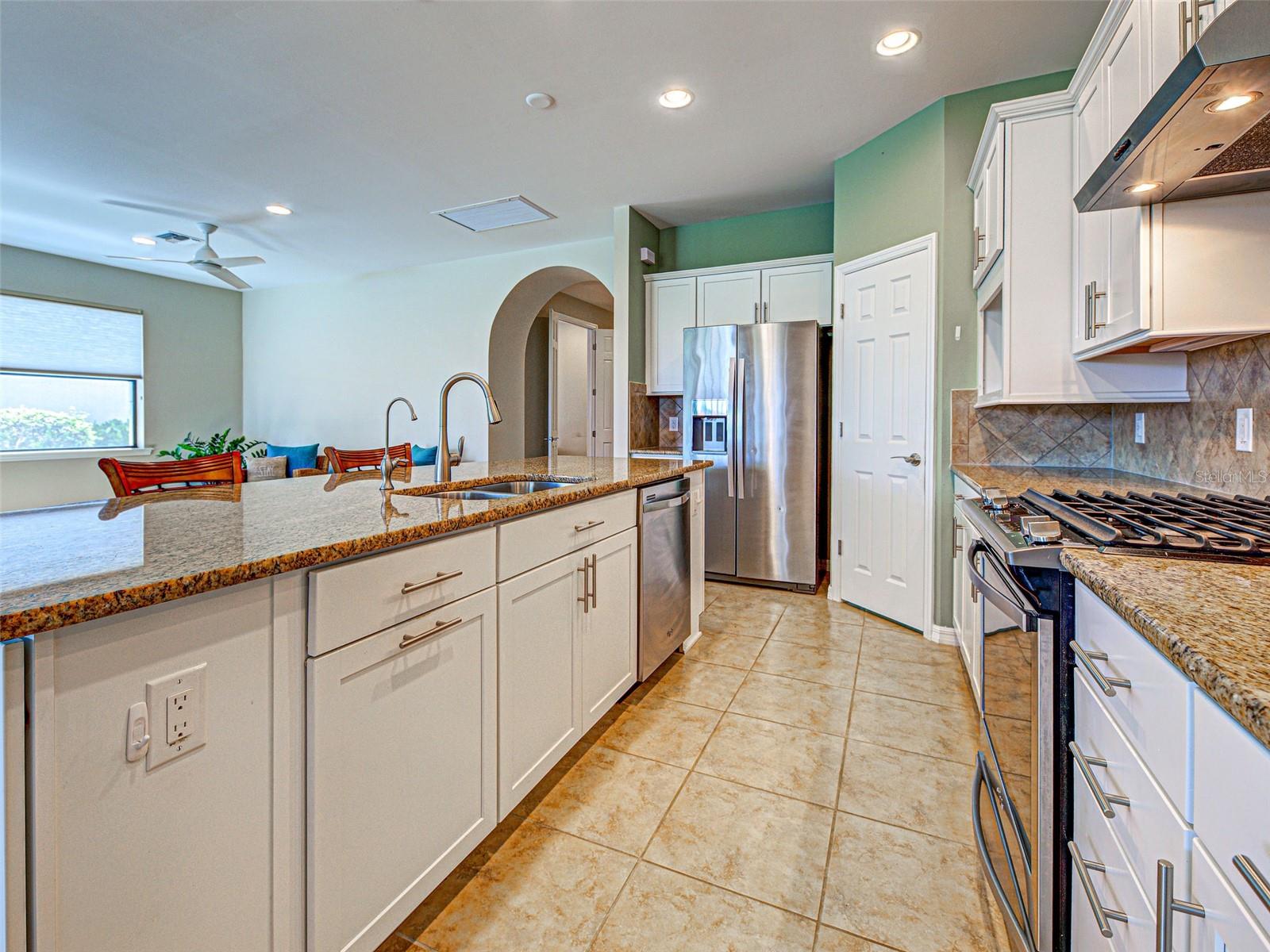 Image 32 of 100 For 13900 Miranese Street