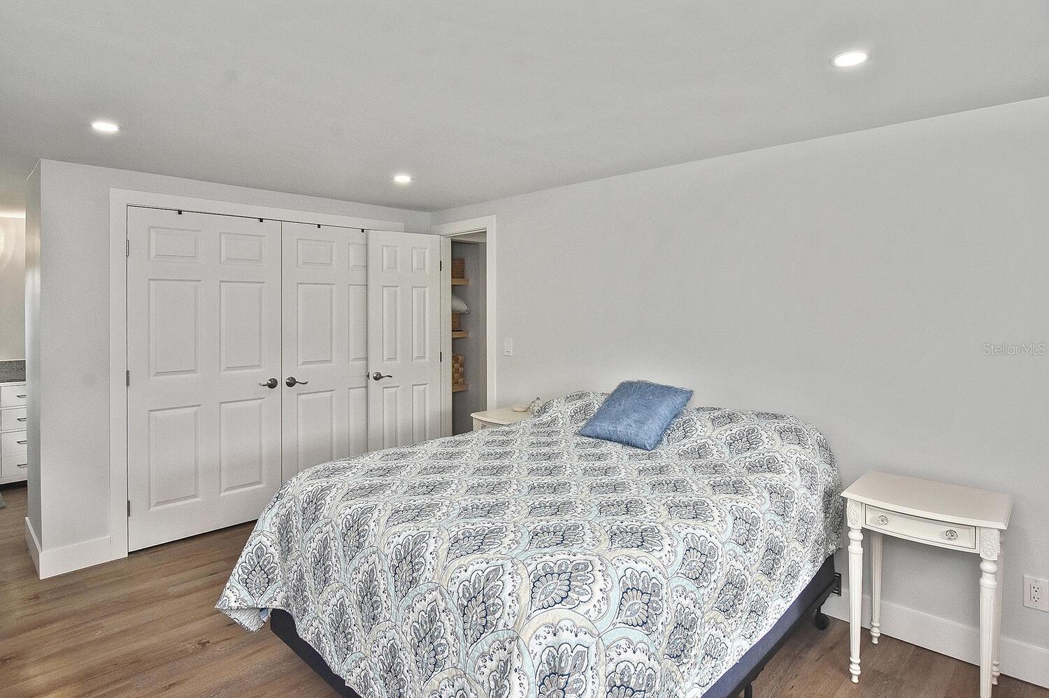 Image 21 of 73 For 6472 Keena Court