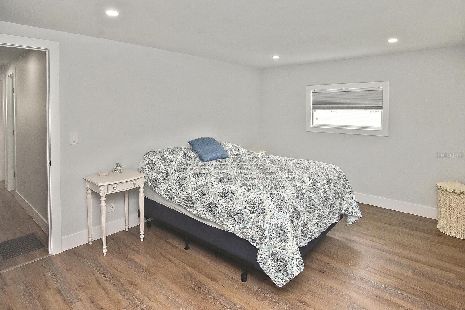 Image 26 of 73 For 6472 Keena Court