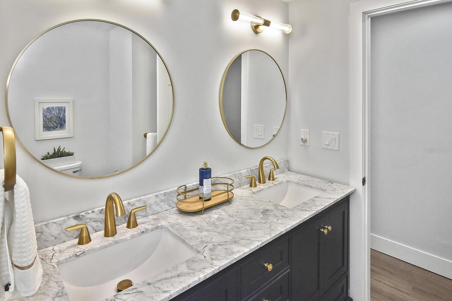 Image 32 of 73 For 6472 Keena Court