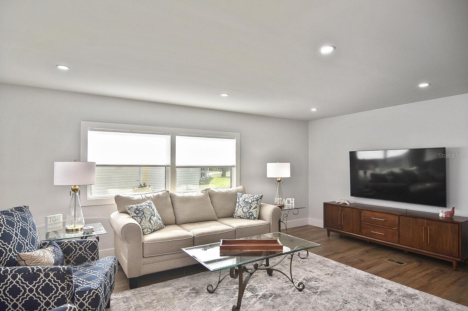 Image 6 of 73 For 6472 Keena Court