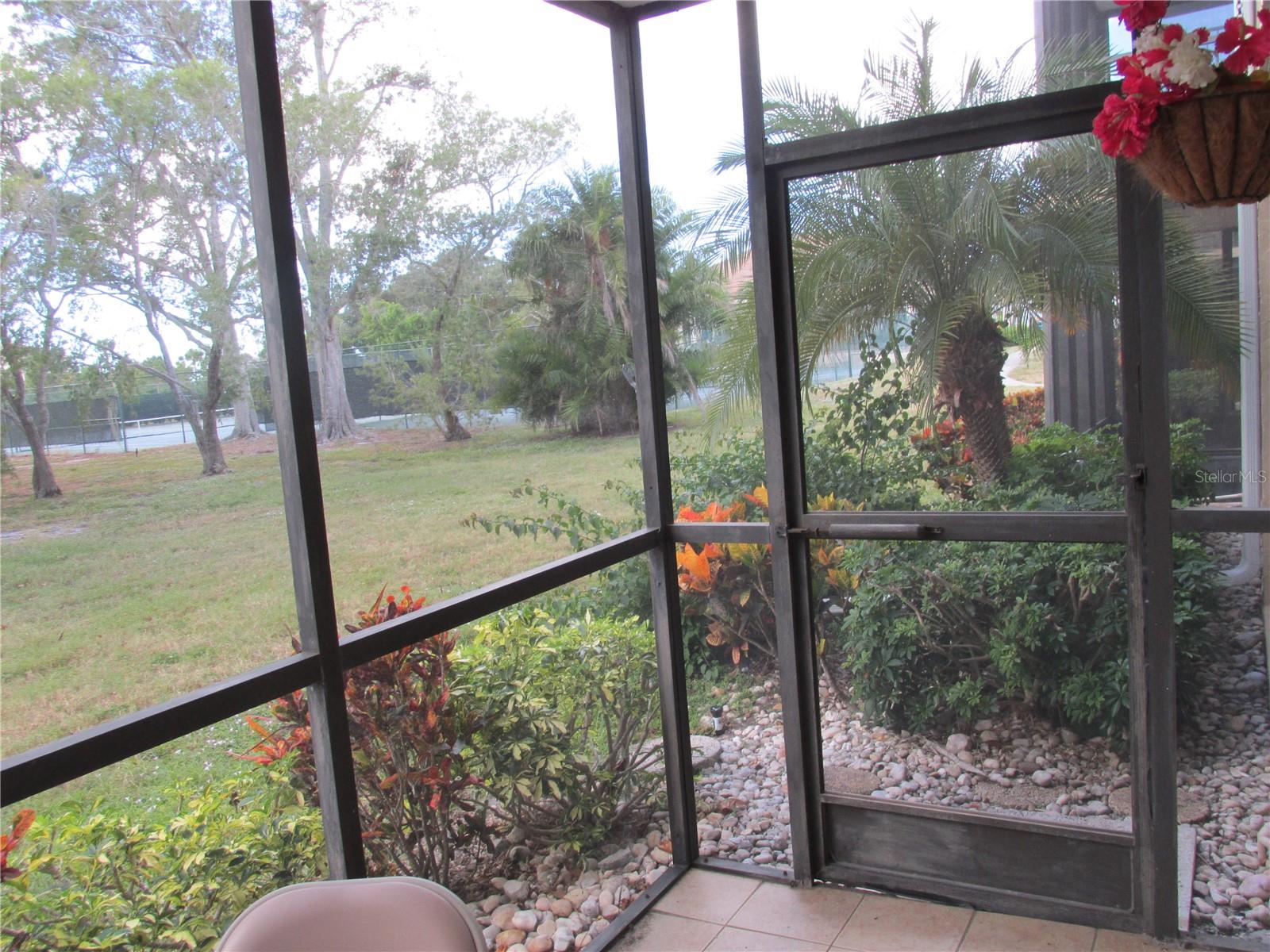 Image 7 of 23 For 612 Bird Bay Drive S 112car