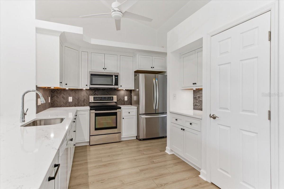 Image 12 of 40 For 3361 Briant Street