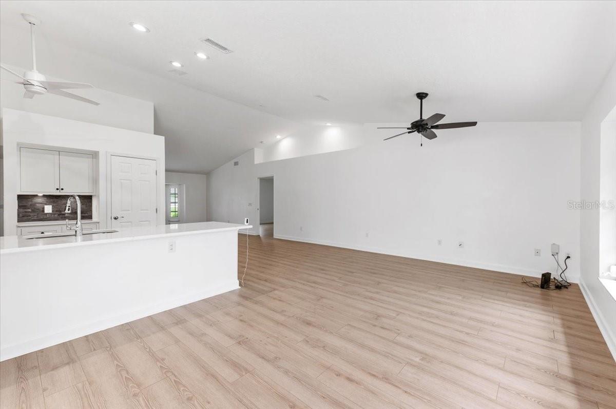 Image 17 of 40 For 3361 Briant Street