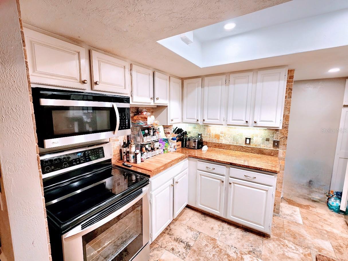 Image 12 of 30 For 817 Sorrento Place 817