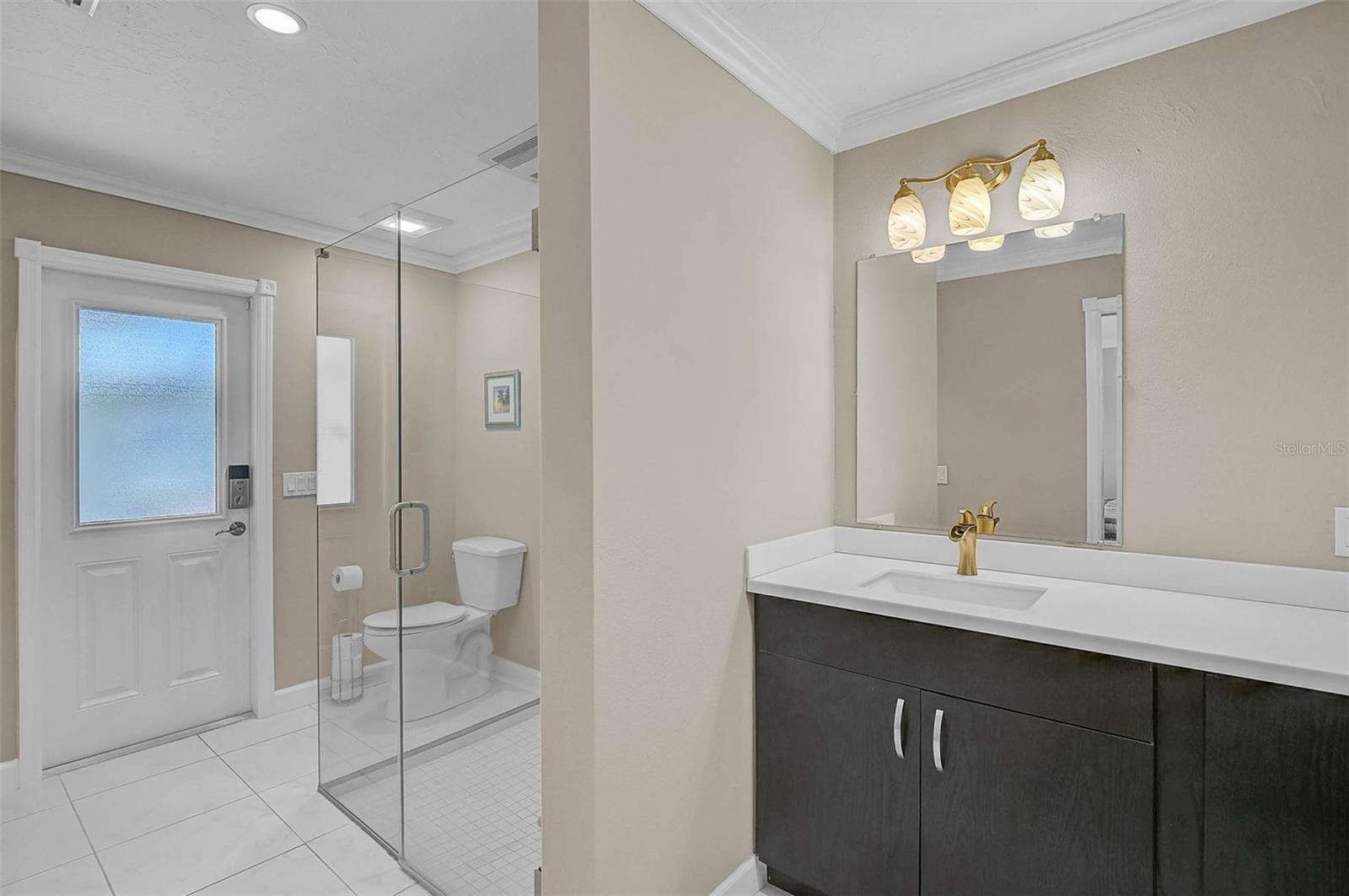 Image 14 of 49 For 7118 Westmoreland Drive