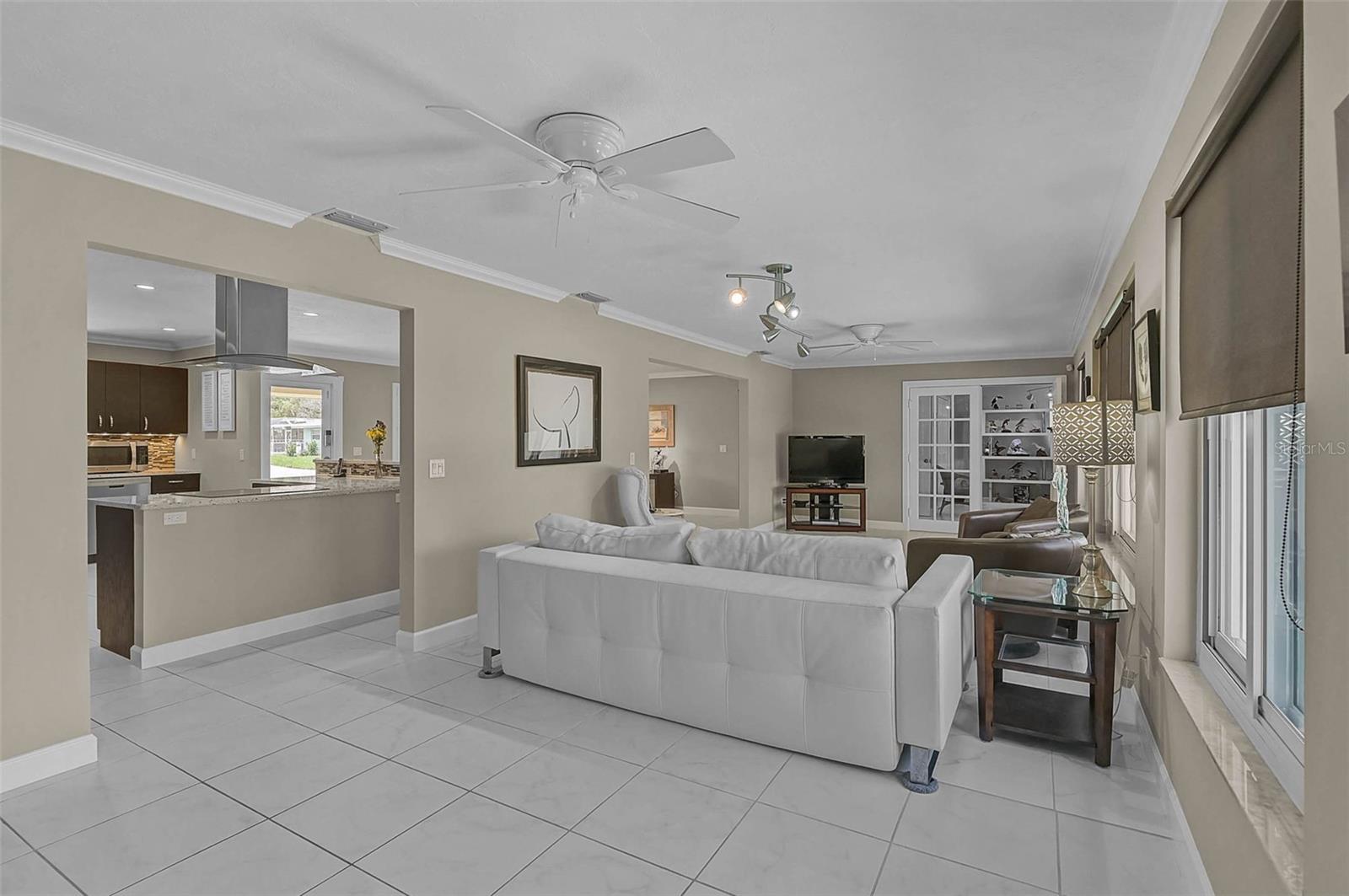 Image 25 of 49 For 7118 Westmoreland Drive