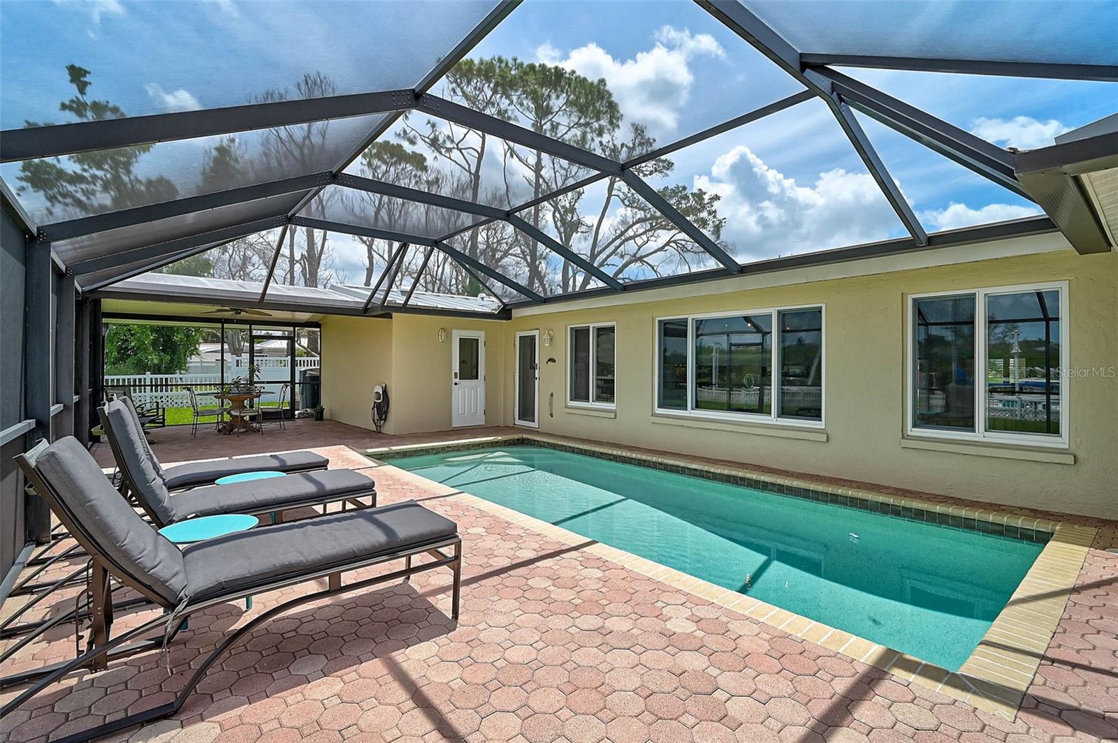 Image 30 of 49 For 7118 Westmoreland Drive