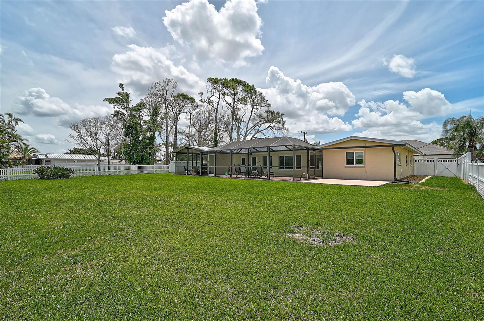 Image 31 of 49 For 7118 Westmoreland Drive