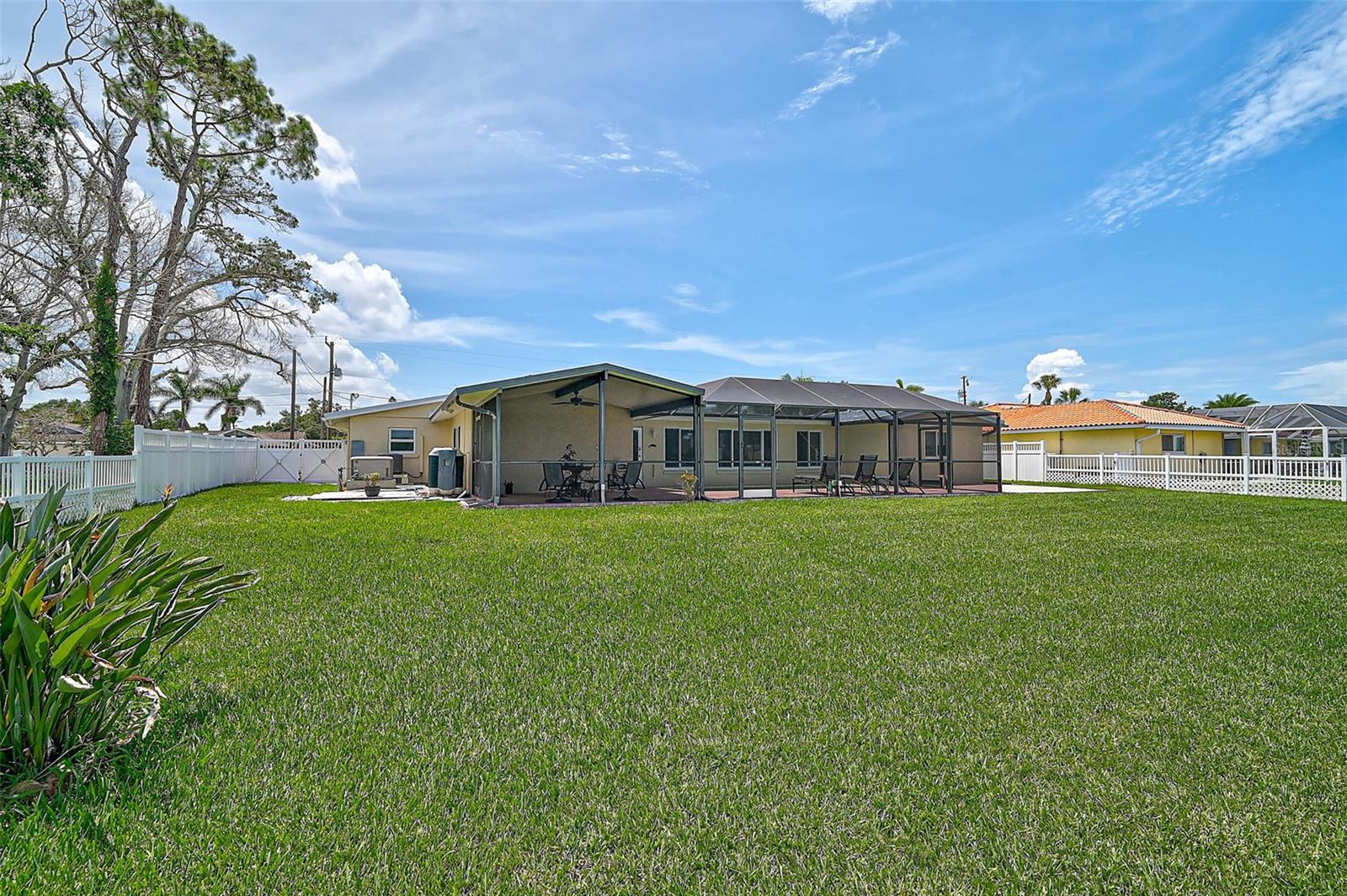 Image 33 of 49 For 7118 Westmoreland Drive