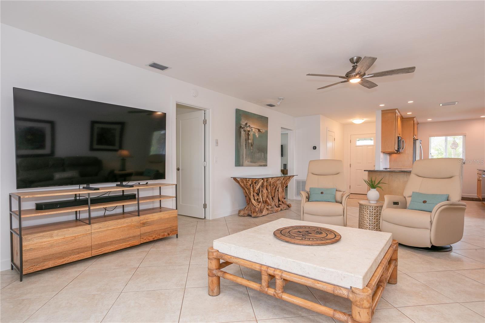 Image 10 of 62 For 214 Fair Winds Drive 214