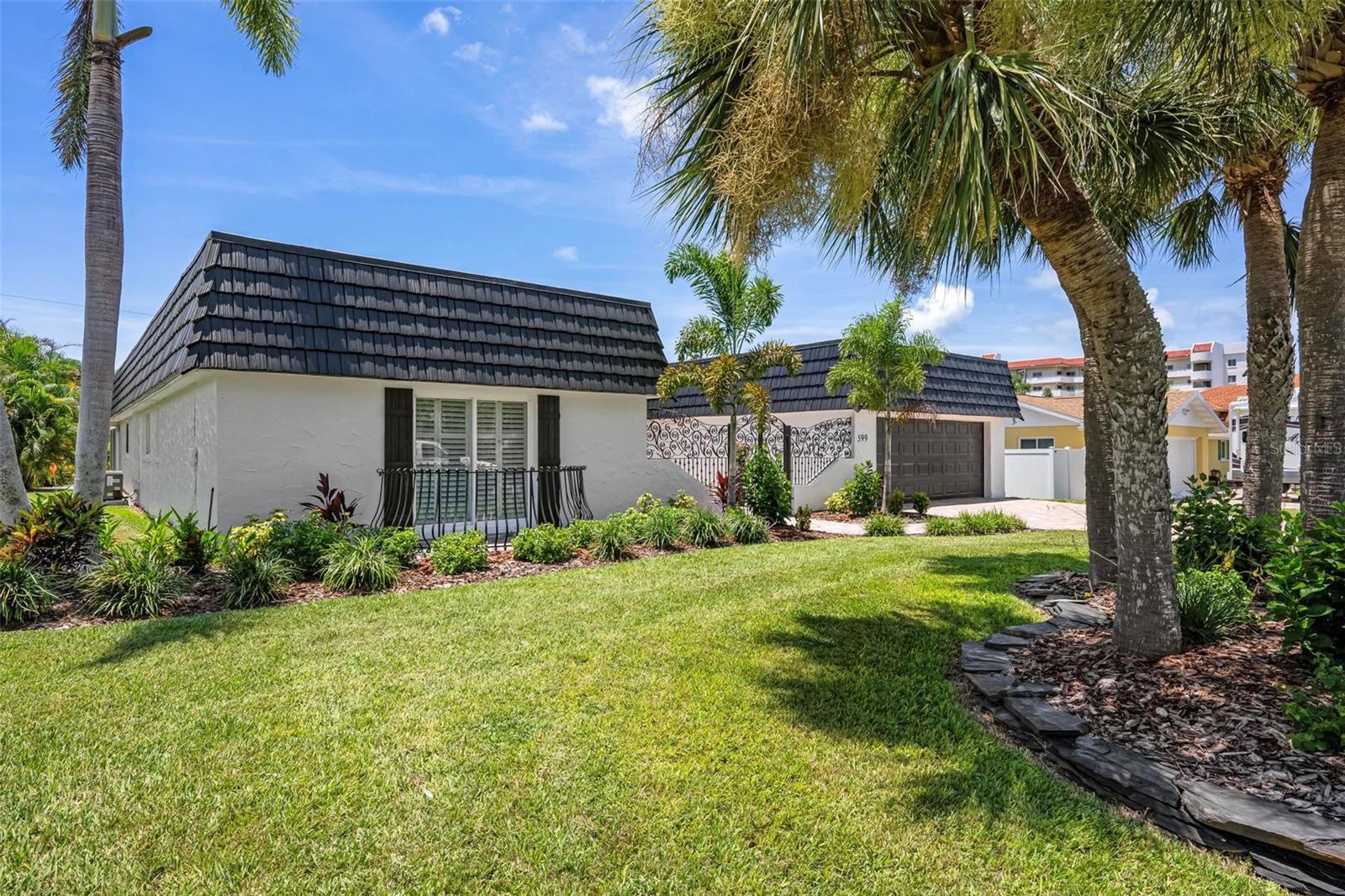 Image 5 of 79 For 599 Flamingo Drive