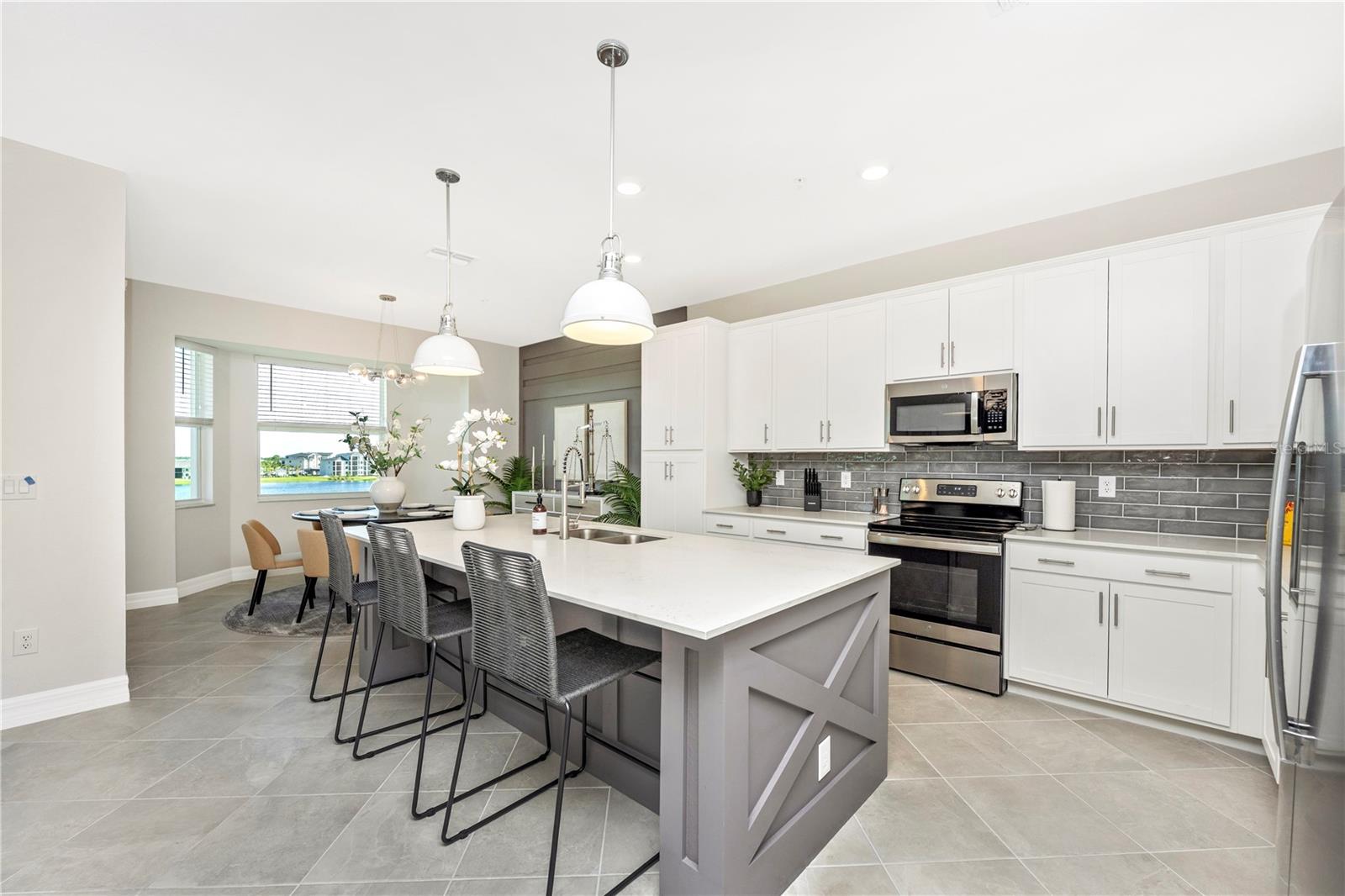 Image 2 of 100 For 12140 Wellen Golf Street 401