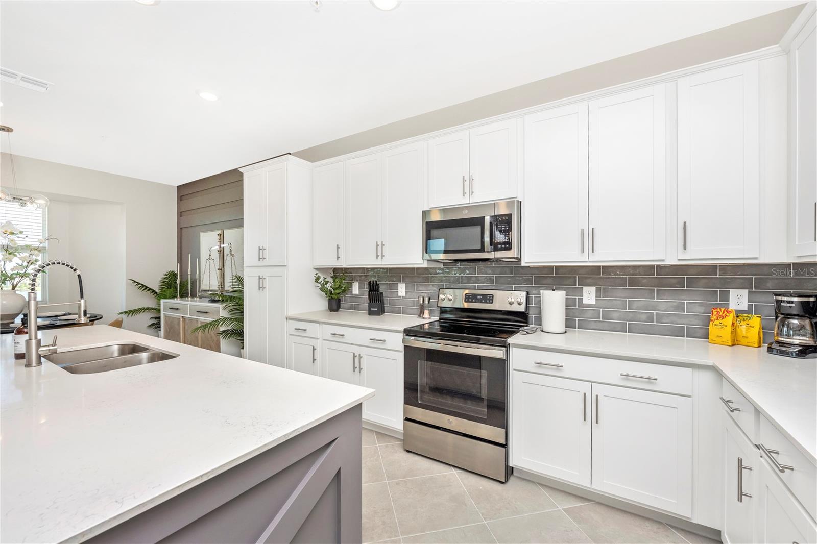 Image 5 of 100 For 12140 Wellen Golf Street 401