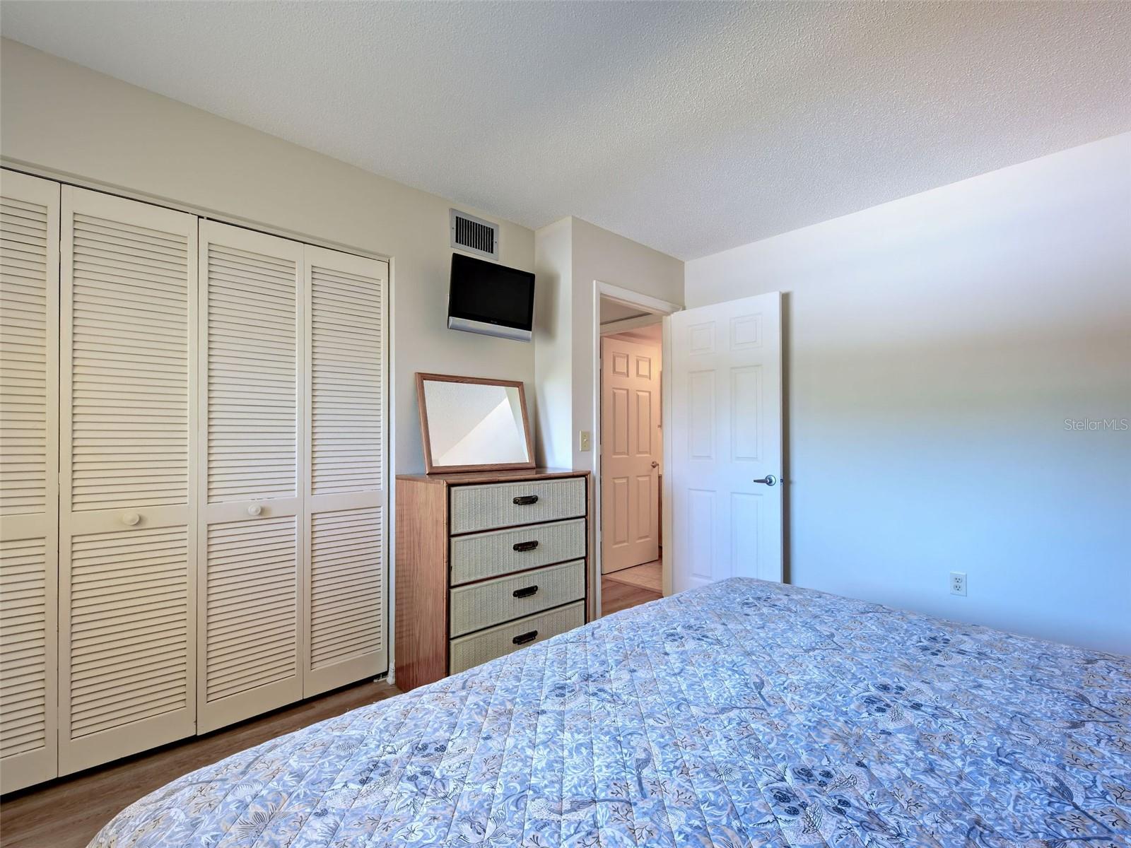 Image 14 of 54 For 406 Cerromar Circle N 222