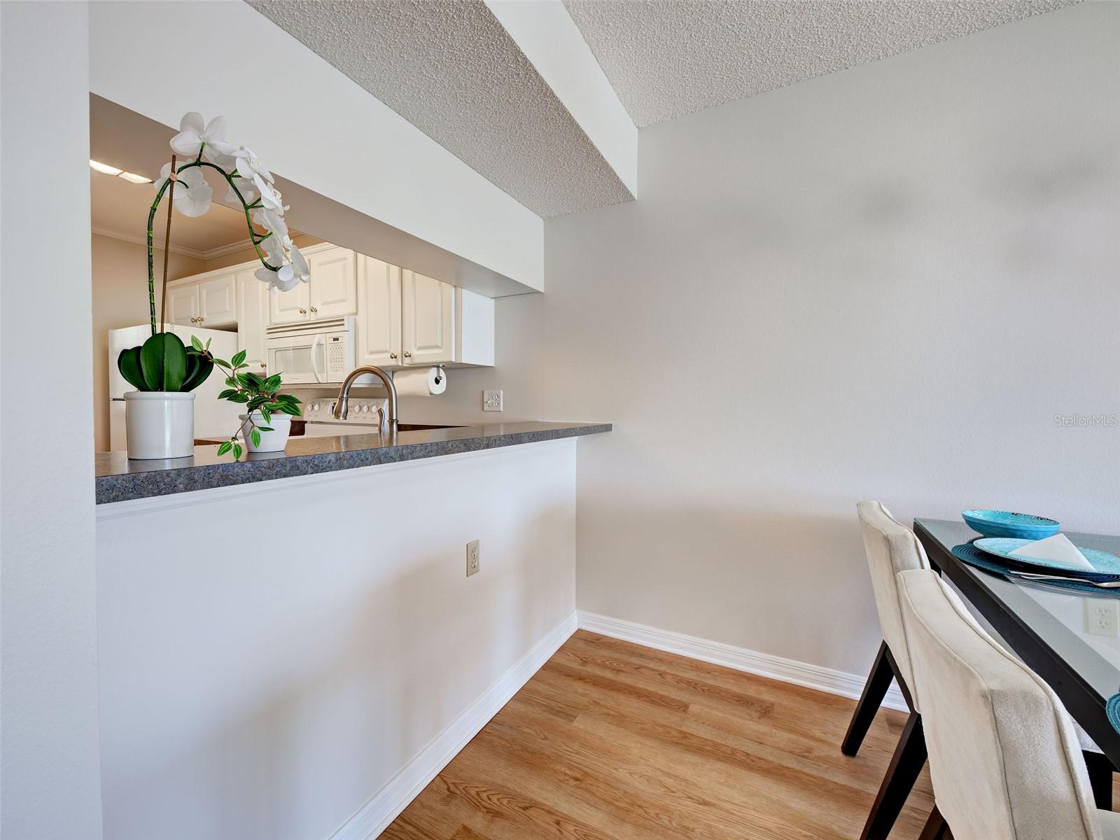 Image 19 of 54 For 406 Cerromar Circle N 222