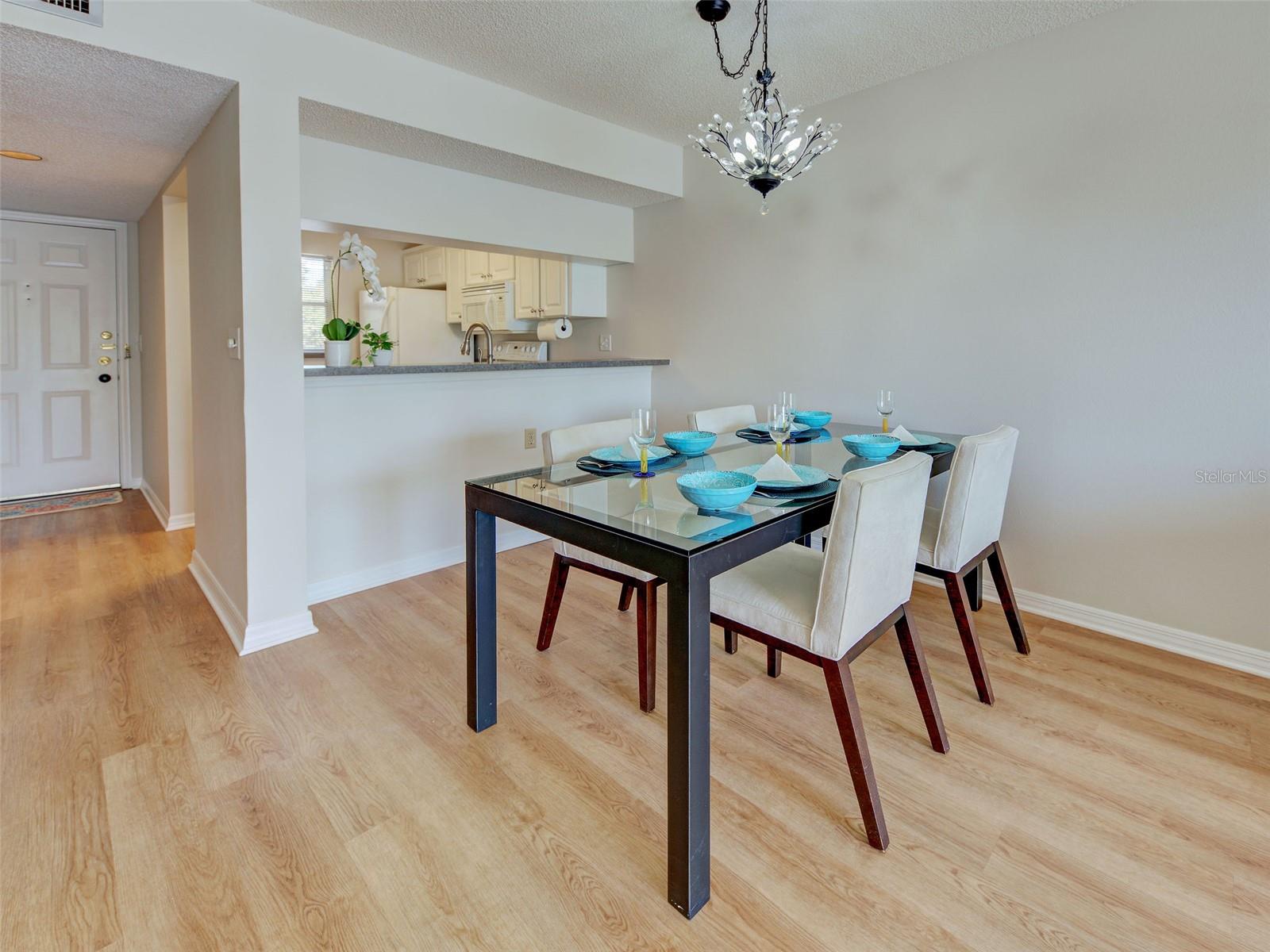 Image 21 of 54 For 406 Cerromar Circle N 222