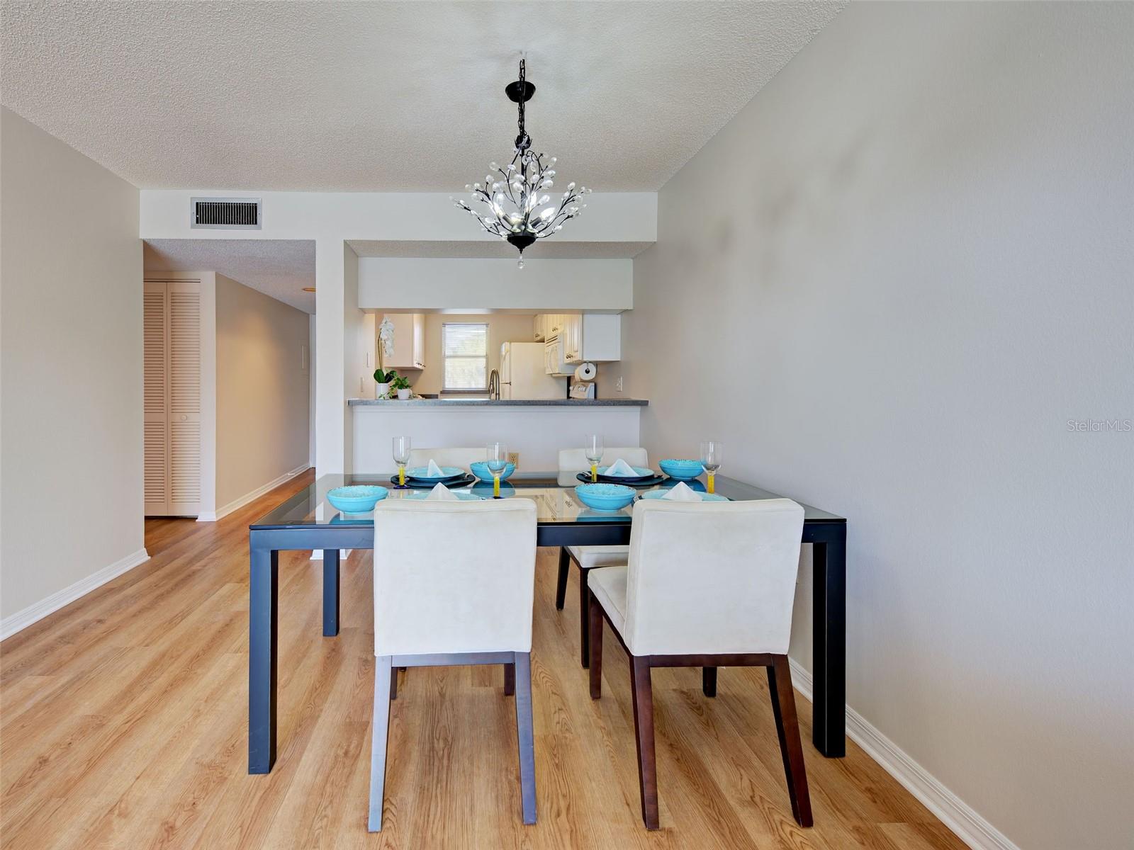 Image 22 of 54 For 406 Cerromar Circle N 222