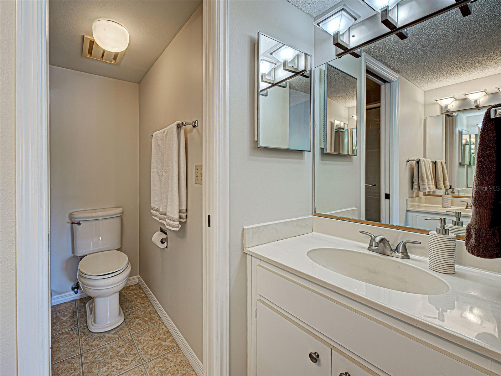 Image 33 of 54 For 406 Cerromar Circle N 222