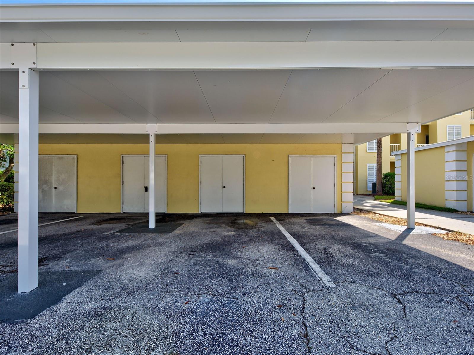 Image 40 of 54 For 406 Cerromar Circle N 222