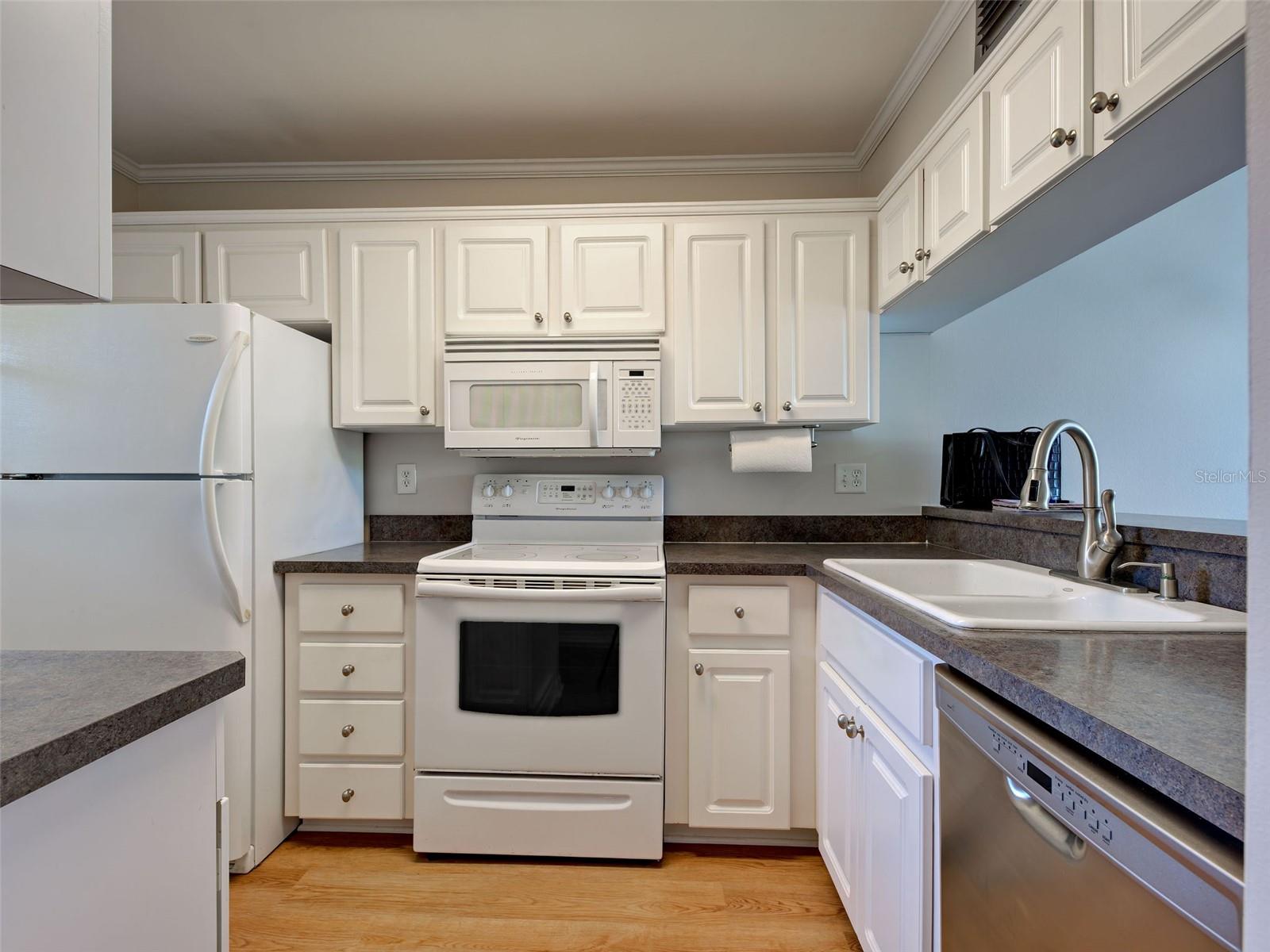Image 6 of 54 For 406 Cerromar Circle N 222