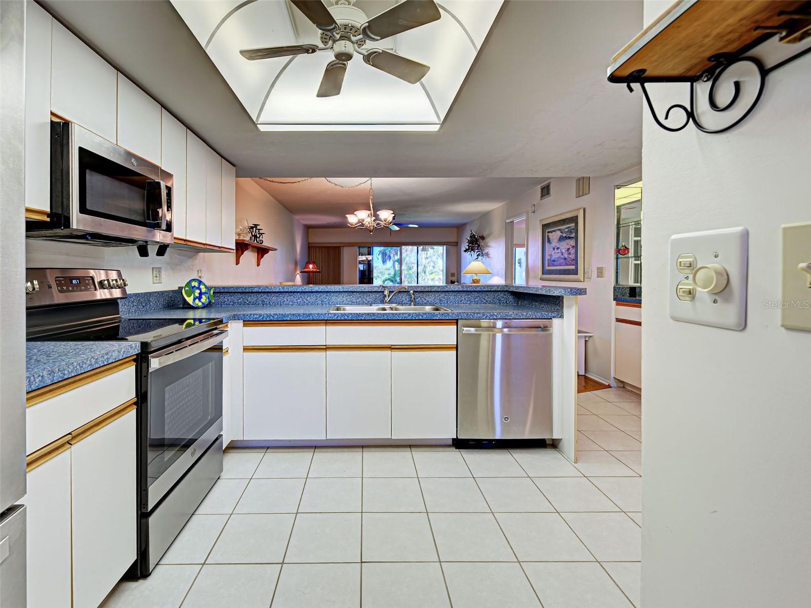 Image 11 of 55 For 6800 Placida Road 112