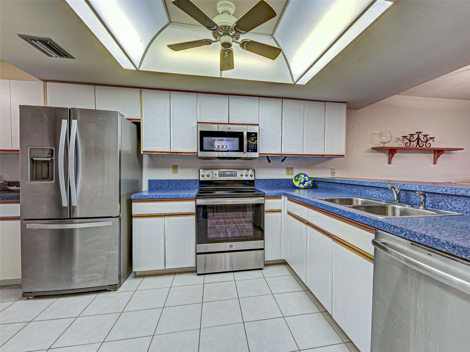 Image 6 of 55 For 6800 Placida Road 112