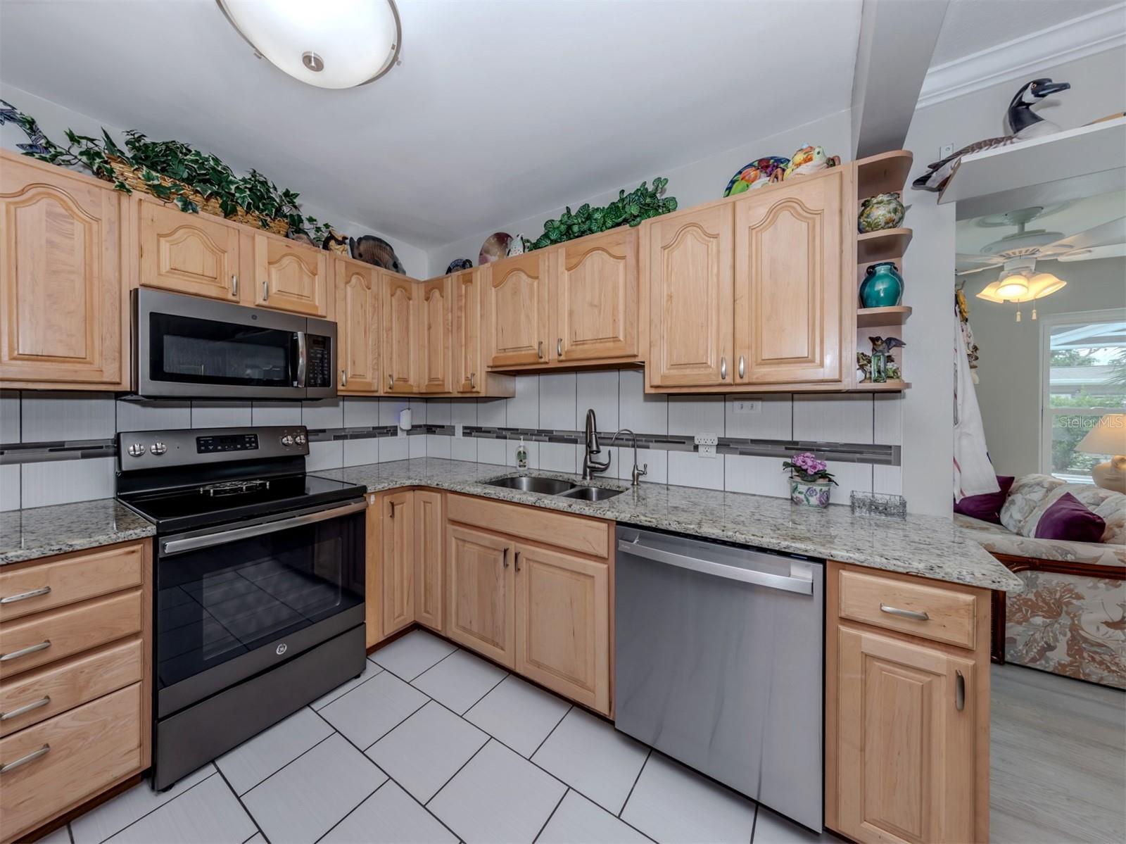 Image 14 of 56 For 1779 Valencia Drive
