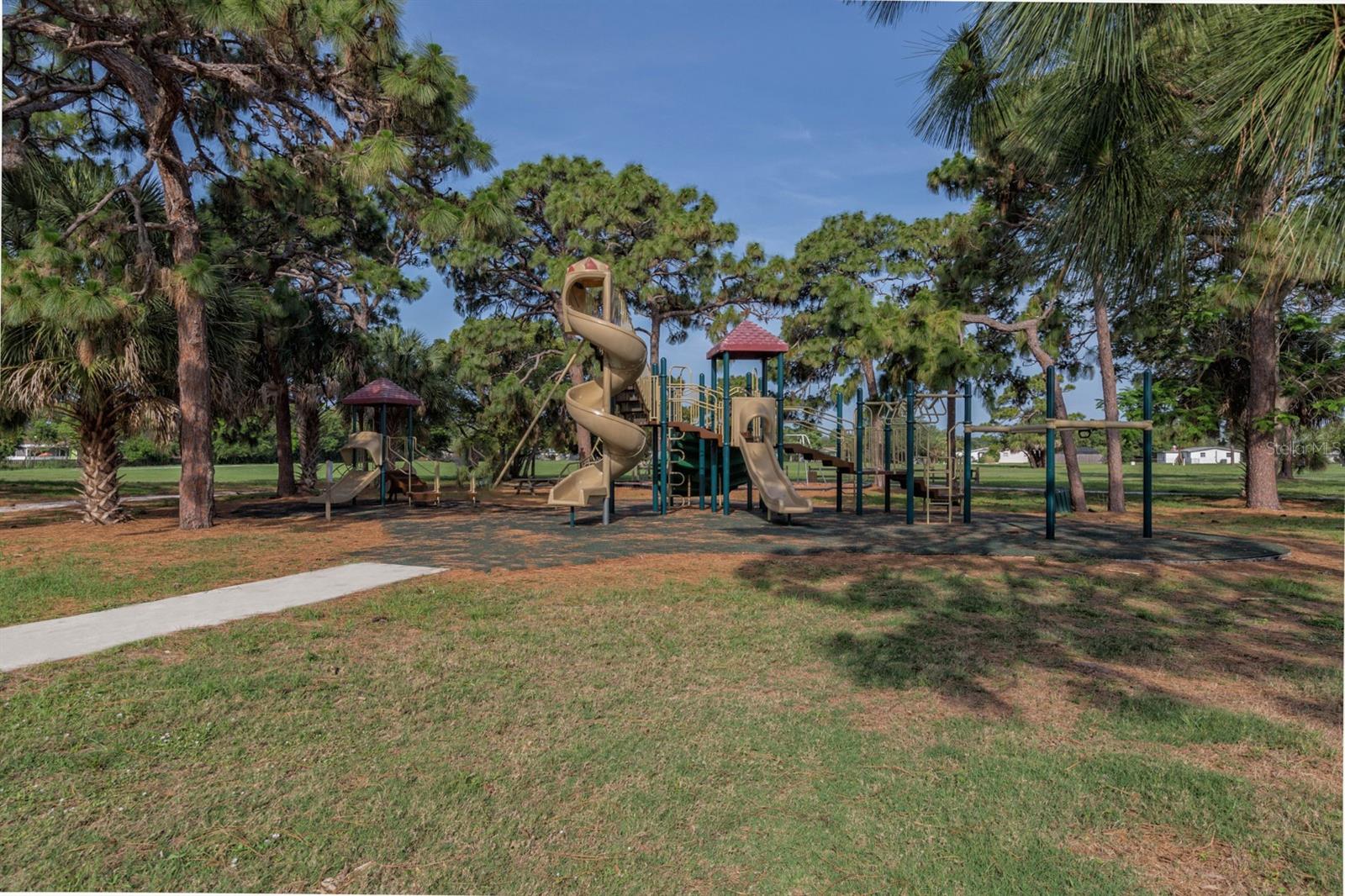 Image 33 of 56 For 1779 Valencia Drive