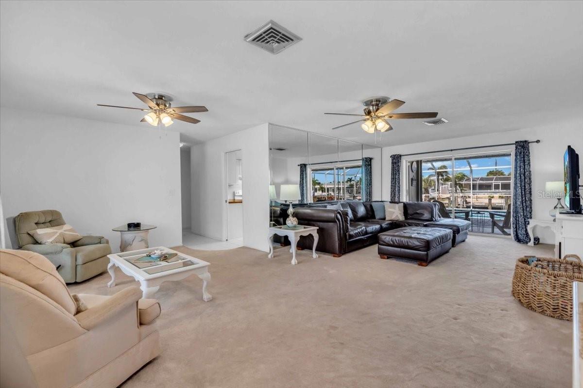 Image 4 of 50 For 3816 Royal Palm Drive