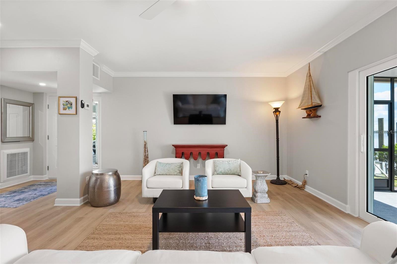 Image 12 of 47 For 6005 Beach Road 19