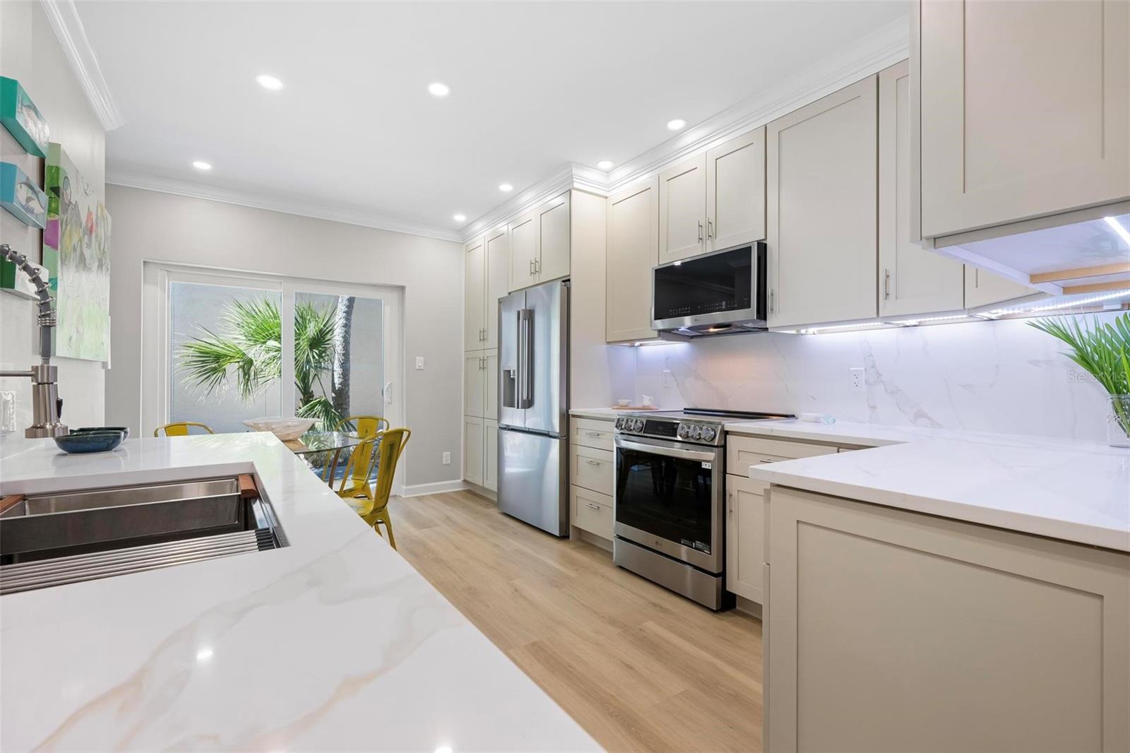 Image 15 of 47 For 6005 Beach Road 19