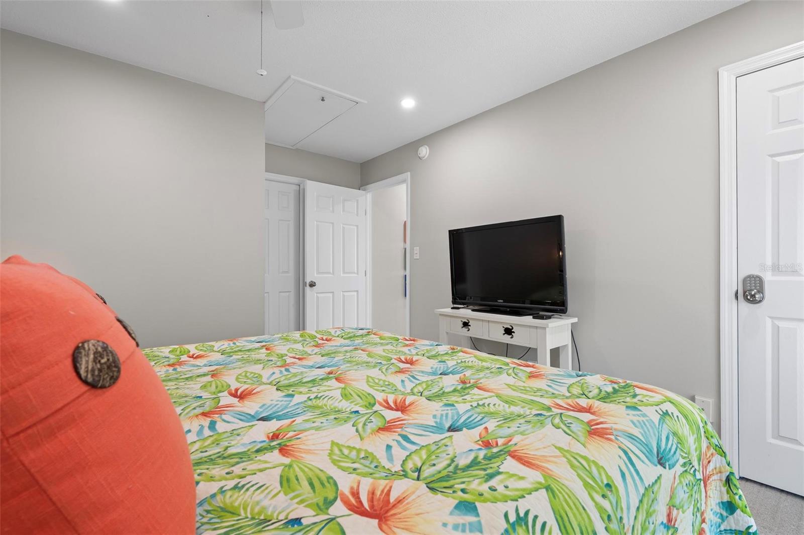 Image 22 of 47 For 6005 Beach Road 19