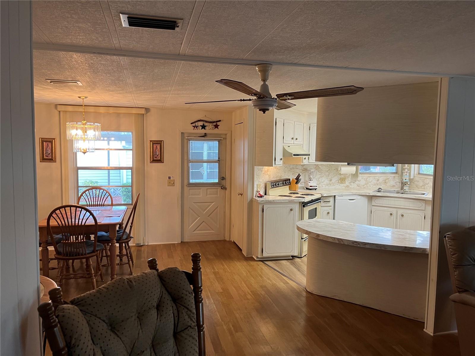 Image 10 of 44 For 806 Jolanda Circle