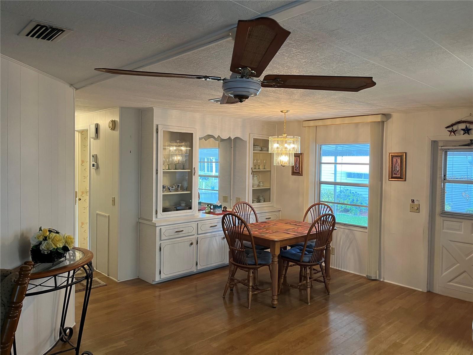 Image 18 of 44 For 806 Jolanda Circle