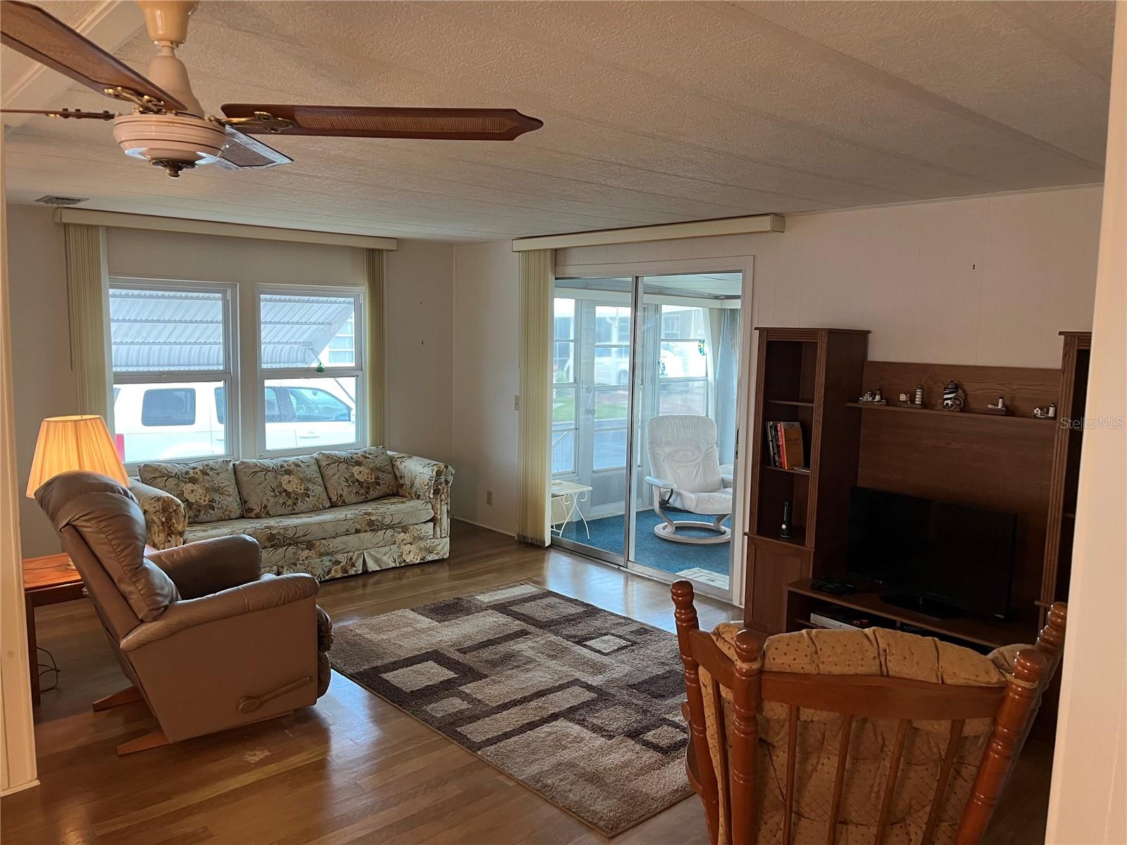Image 8 of 44 For 806 Jolanda Circle
