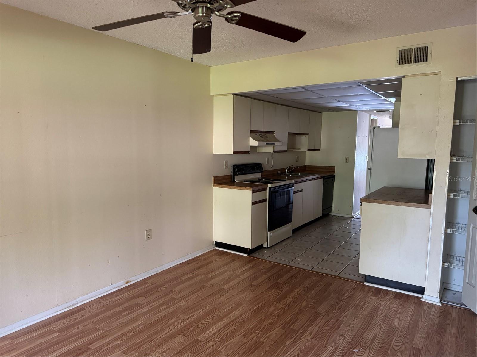 Image 10 of 13 For 625 30th Avenue W G110