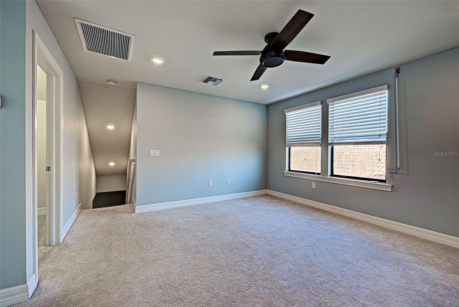 Image 36 of 99 For 13836 Campoleone Street