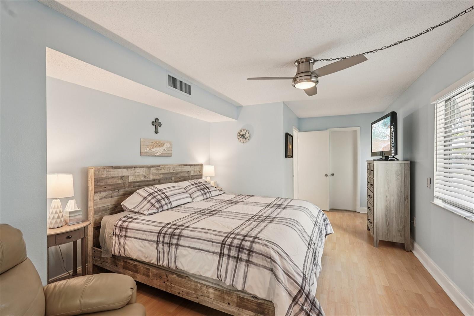 Image 16 of 33 For 700 Golden Beach Boulevard 130